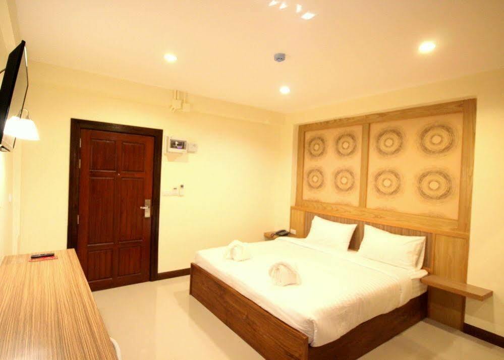 Monmuang Hotell Chiang Mai Exteriör bild